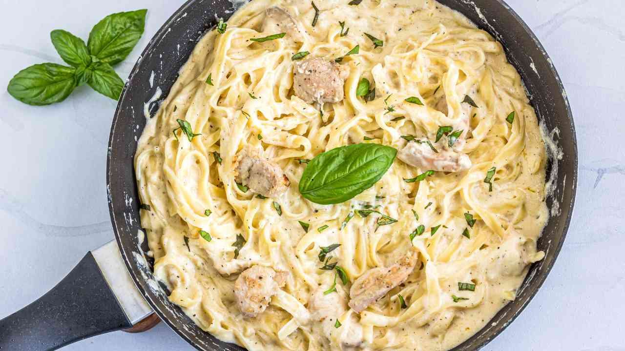 Creamy Chicken Alfredo Pasta